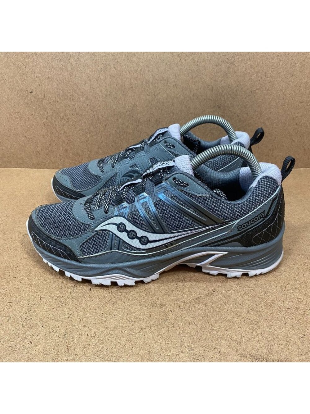 Saucony Womens Escape TR4 Trail Running Shoes Gray Size 8.5 Outdoor Athletic